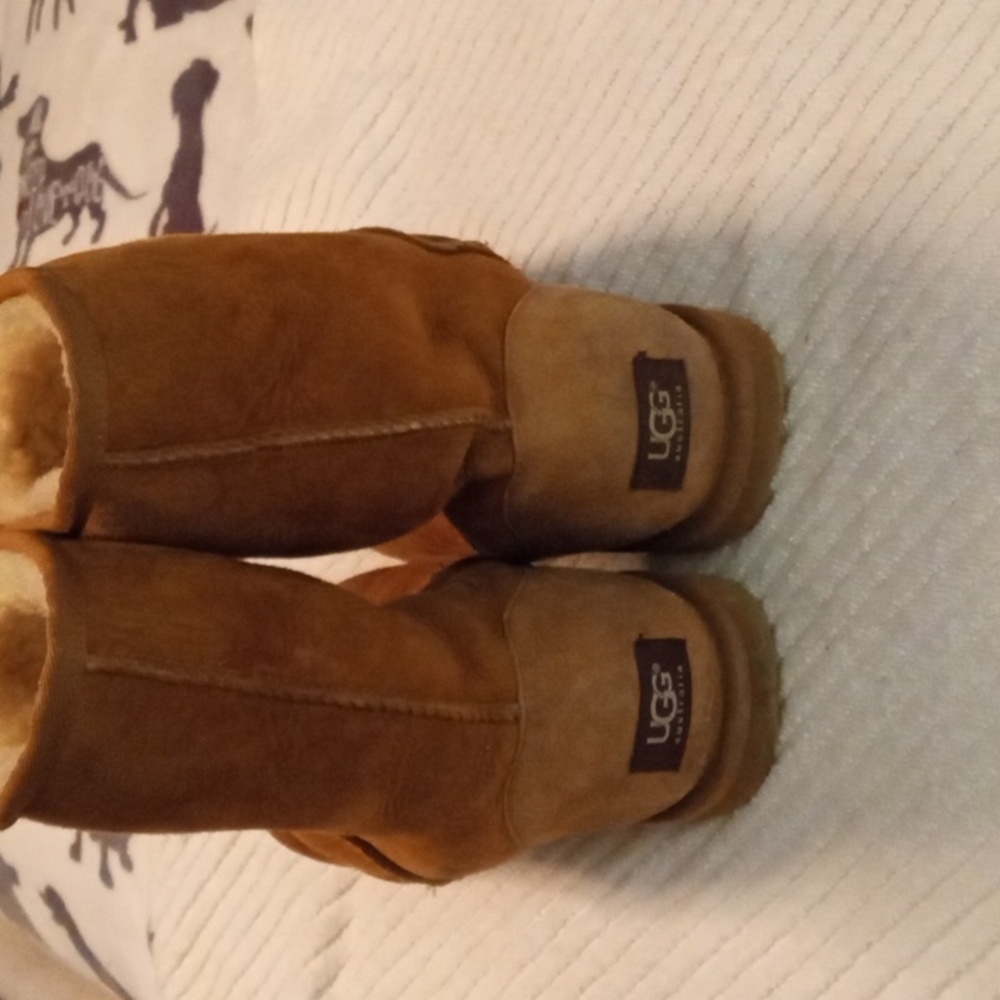 Ugg Boots - Picture 2 of 7
